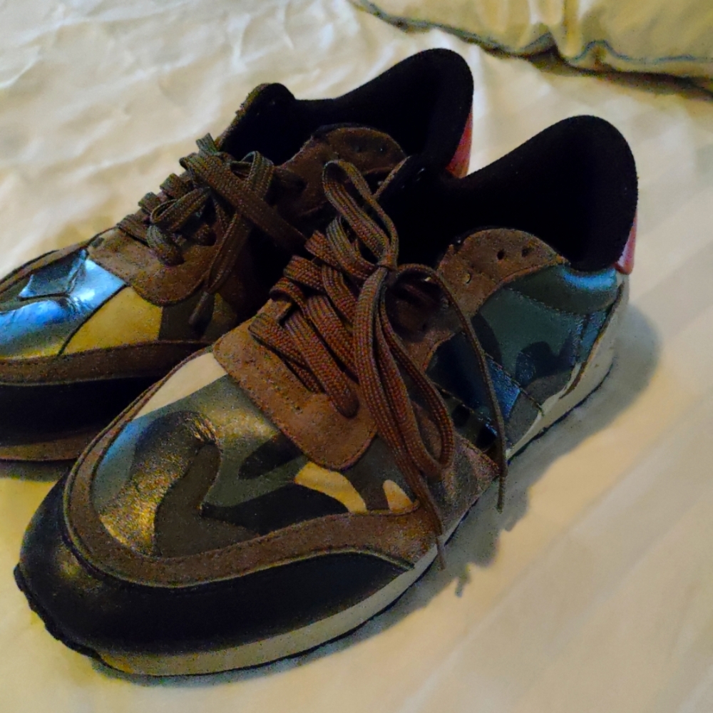 VALENTINO GARAVINA Men’s Rockstud Camouflage Rockrunner Sneakers.